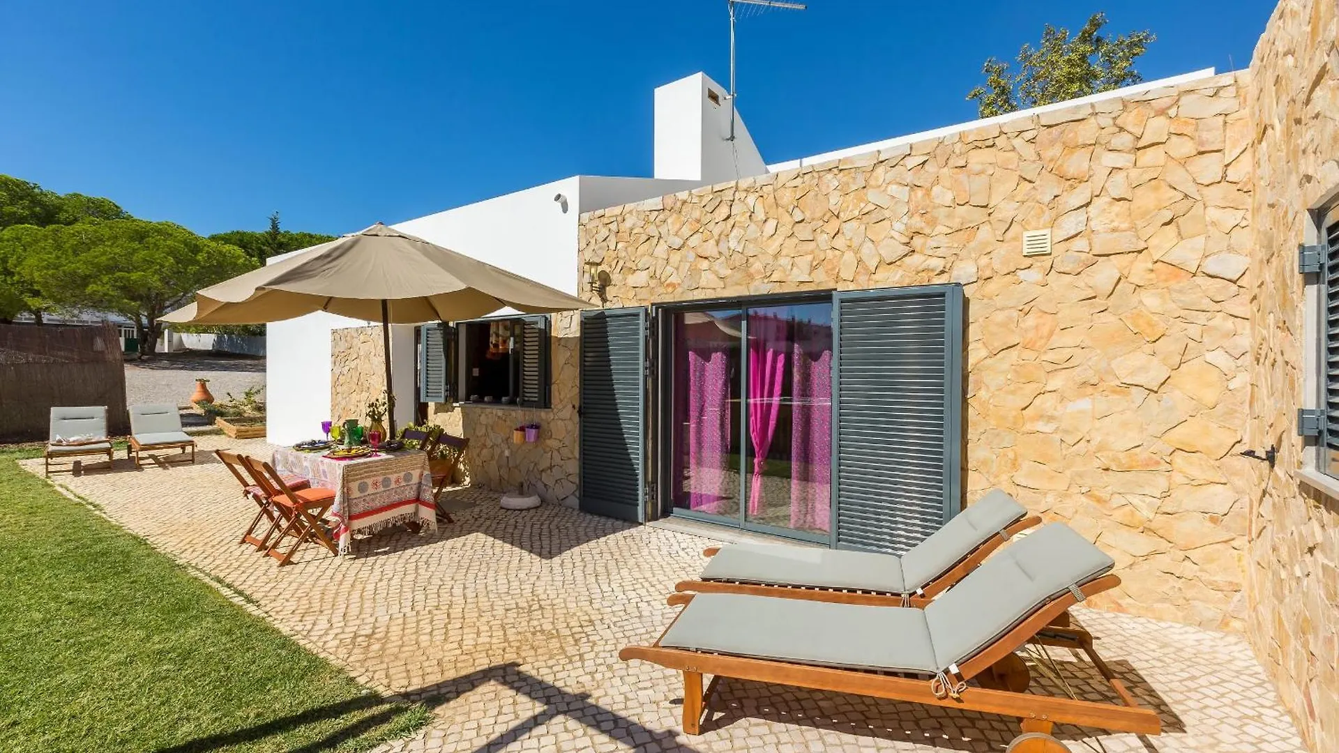 Vila Ruinas Gamito Guia  0*, Guia (Faro)