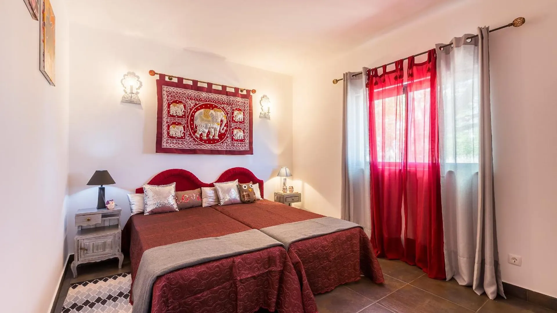 Vila Ruinas Gamito Guia  Holiday home